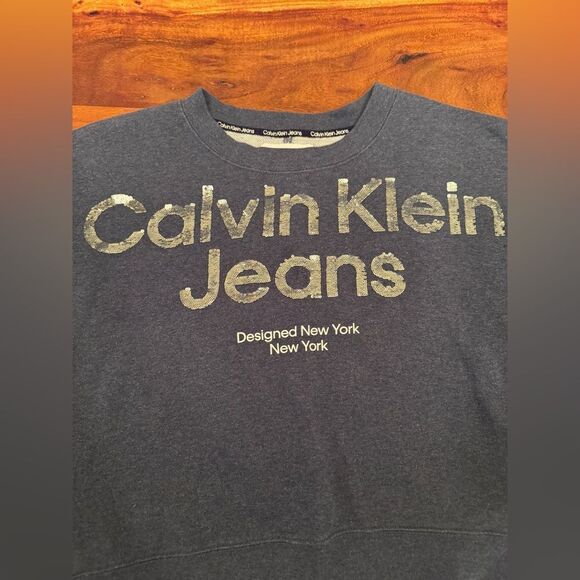 Calvin Klein Jeans Blue Sequin Logo Graphic Cropped sweatshirt sz L EUC - Picture 10 of 10